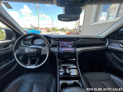 2023 Jeep Grand Cherokee L Limited   - Photo 18 - Macomb, IL 61455