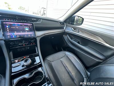 2023 Jeep Grand Cherokee L Limited   - Photo 27 - Macomb, IL 61455