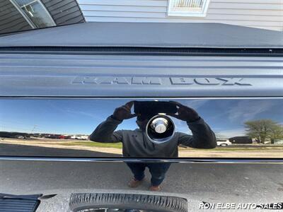 2021 RAM 1500 Classic SLT   - Photo 11 - Macomb, IL 61455