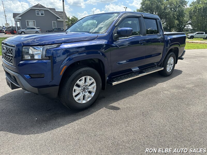 2022 Nissan Frontier SV   - Photo 1 - Macomb, IL 61455