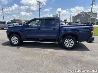 2022 Nissan Frontier SV - Photo 3 - Macomb, IL 61455
