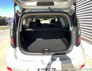 2017 Kia Soul + - Photo 17 - Macomb, IL 61455