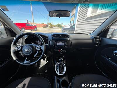 2017 Kia Soul + - Photo 21 - Macomb, IL 61455