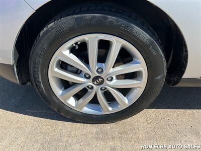 2017 Kia Soul + - Photo 11 - Macomb, IL 61455