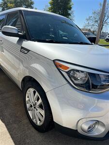 2017 Kia Soul + - Photo 6 - Macomb, IL 61455
