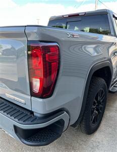 2024 GMC Sierra 1500 Elevation   - Photo 9 - Macomb, IL 61455