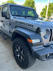 2020 Jeep Gladiator Sport S - Photo 7 - Macomb, IL 61455