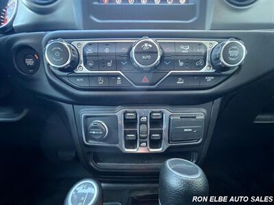 2020 Jeep Gladiator Sport S - Photo 17 - Macomb, IL 61455