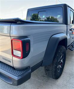 2020 Jeep Gladiator Sport S - Photo 8 - Macomb, IL 61455