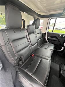2021 Jeep Wrangler Unlimited Sahara - Photo 11 - Macomb, IL 61455