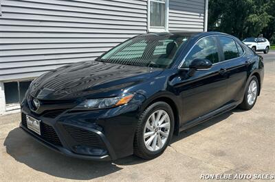 2024 Toyota Camry SE - Photo 2 - Macomb, IL 61455
