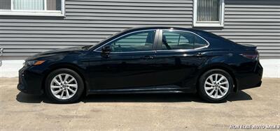 2024 Toyota Camry SE - Photo 3 - Macomb, IL 61455