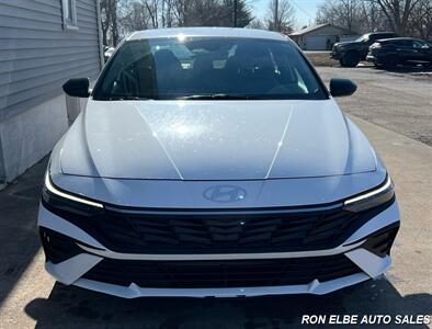 2025 Hyundai ELANTRA SEL Sport   - Photo 6 - Macomb, IL 61455