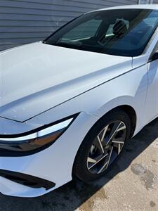 2025 Hyundai ELANTRA SEL Sport   - Photo 5 - Macomb, IL 61455