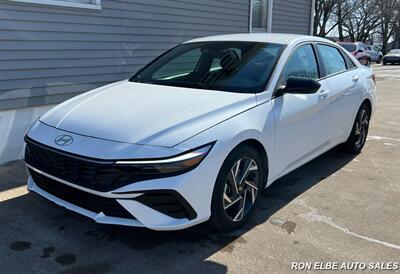 2025 Hyundai ELANTRA SEL Sport   - Photo 2 - Macomb, IL 61455