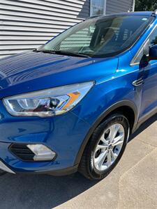 2017 Ford Escape SE - Photo 4 - Macomb, IL 61455