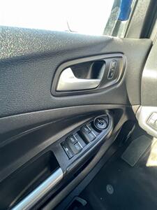 2017 Ford Escape SE - Photo 22 - Macomb, IL 61455