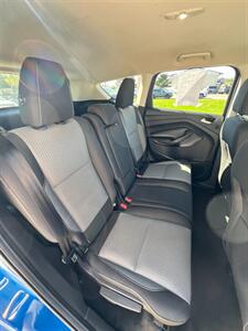 2017 Ford Escape SE - Photo 15 - Macomb, IL 61455