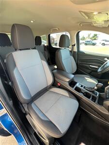 2017 Ford Escape SE - Photo 14 - Macomb, IL 61455