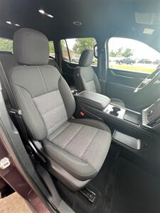 2025 GMC Acadia Elevation   - Photo 11 - Macomb, IL 61455