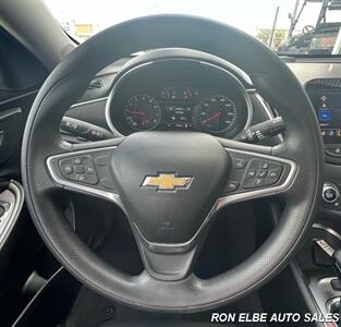 2022 Chevrolet Malibu LT   - Photo 16 - Macomb, IL 61455