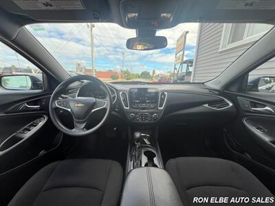 2022 Chevrolet Malibu LT   - Photo 15 - Macomb, IL 61455