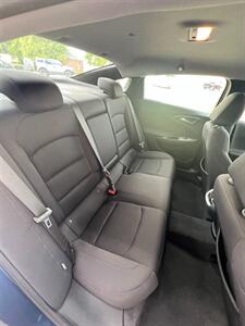 2022 Chevrolet Malibu LT   - Photo 12 - Macomb, IL 61455
