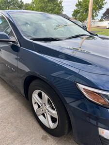 2022 Chevrolet Malibu LT   - Photo 7 - Macomb, IL 61455