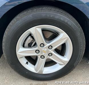 2022 Chevrolet Malibu LT   - Photo 4 - Macomb, IL 61455