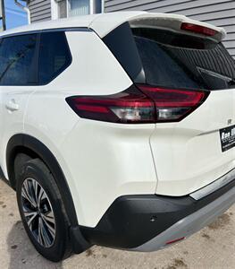 2023 Nissan Rogue SV   - Photo 10 - Macomb, IL 61455