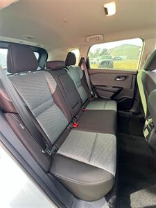 2023 Nissan Rogue SV   - Photo 12 - Macomb, IL 61455