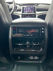 2023 Jeep Grand Cherokee L Laredo   - Photo 17 - Macomb, IL 61455