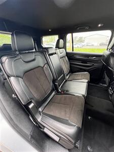 2023 Jeep Grand Cherokee L Laredo   - Photo 12 - Macomb, IL 61455