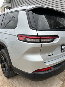 2023 Jeep Grand Cherokee L Laredo   - Photo 10 - Macomb, IL 61455