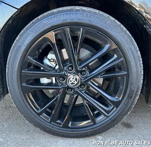 2025 Toyota Camry SE   - Photo 4 - Macomb, IL 61455