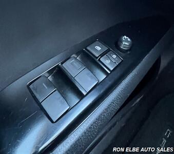 2025 Toyota Camry SE   - Photo 15 - Macomb, IL 61455