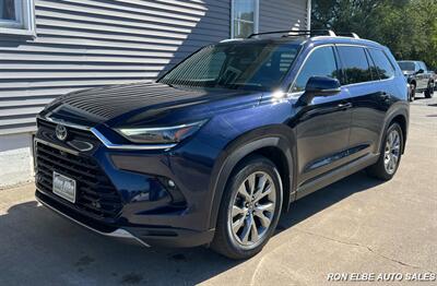 2024 Toyota Grand Highlander Limited   - Photo 2 - Macomb, IL 61455