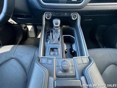 2024 Toyota Grand Highlander Limited   - Photo 20 - Macomb, IL 61455