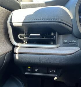 2024 Toyota Grand Highlander Limited   - Photo 18 - Macomb, IL 61455