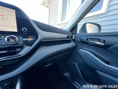 2023 Toyota Highlander XLE   - Photo 22 - Macomb, IL 61455