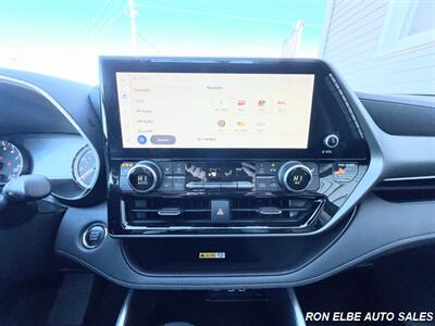 2023 Toyota Highlander XLE   - Photo 20 - Macomb, IL 61455