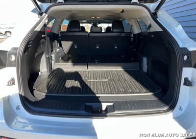 2023 Toyota Highlander XLE   - Photo 15 - Macomb, IL 61455
