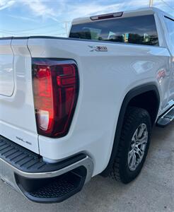 2023 GMC Sierra 1500 SLE - Photo 8 - Macomb, IL 61455