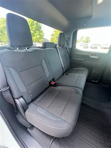 2023 GMC Sierra 1500 SLE - Photo 13 - Macomb, IL 61455