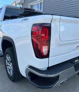 2023 GMC Sierra 1500 SLE - Photo 10 - Macomb, IL 61455