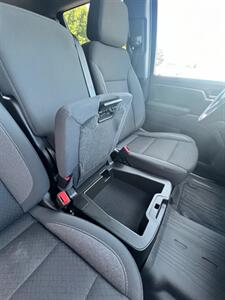 2023 GMC Sierra 1500 SLE - Photo 12 - Macomb, IL 61455