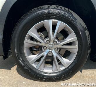 2015 Toyota Highlander XLE   - Photo 4 - Macomb, IL 61455