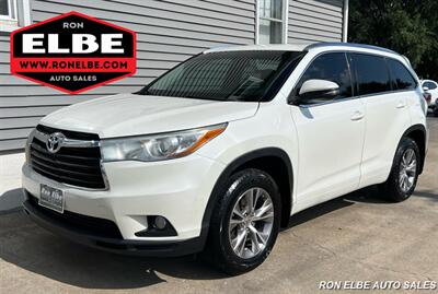 2015 Toyota Highlander XLE   - Photo 1 - Macomb, IL 61455