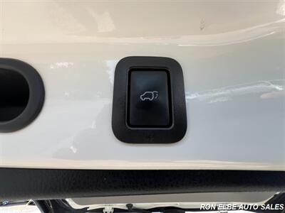 2015 Toyota Highlander XLE   - Photo 15 - Macomb, IL 61455