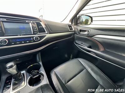 2015 Toyota Highlander XLE   - Photo 23 - Macomb, IL 61455